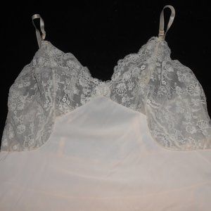 VINTAGE LACEY NYLON SLIP